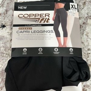 NWT Black Capri Leggings 16/18